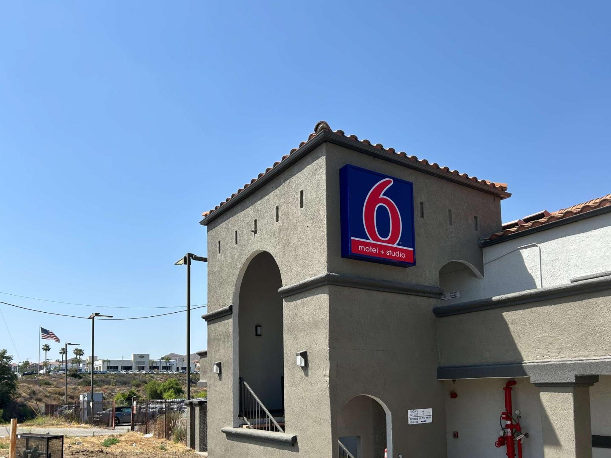 Motel 6 Lake Elsinore, Ca Exteriör bild