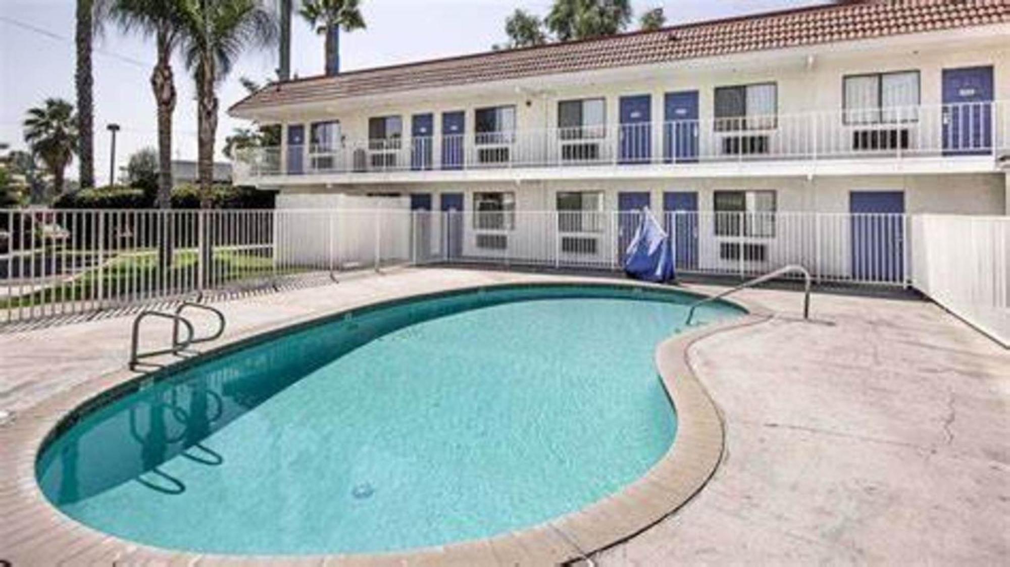 Motel 6 Lake Elsinore, Ca Exteriör bild